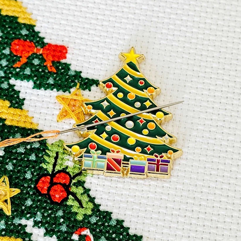 Christmas Tree Needle Minder