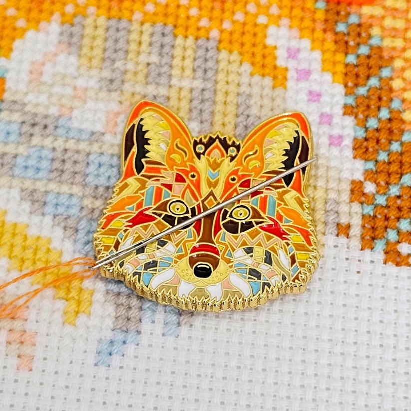 Mandala Fox Needle Minder