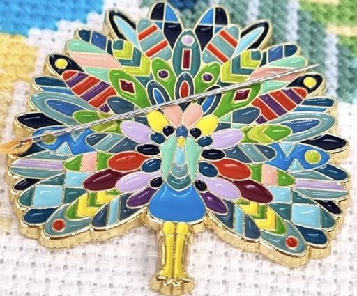 [NM015-MPE] Mandala Peacock Needle Minder